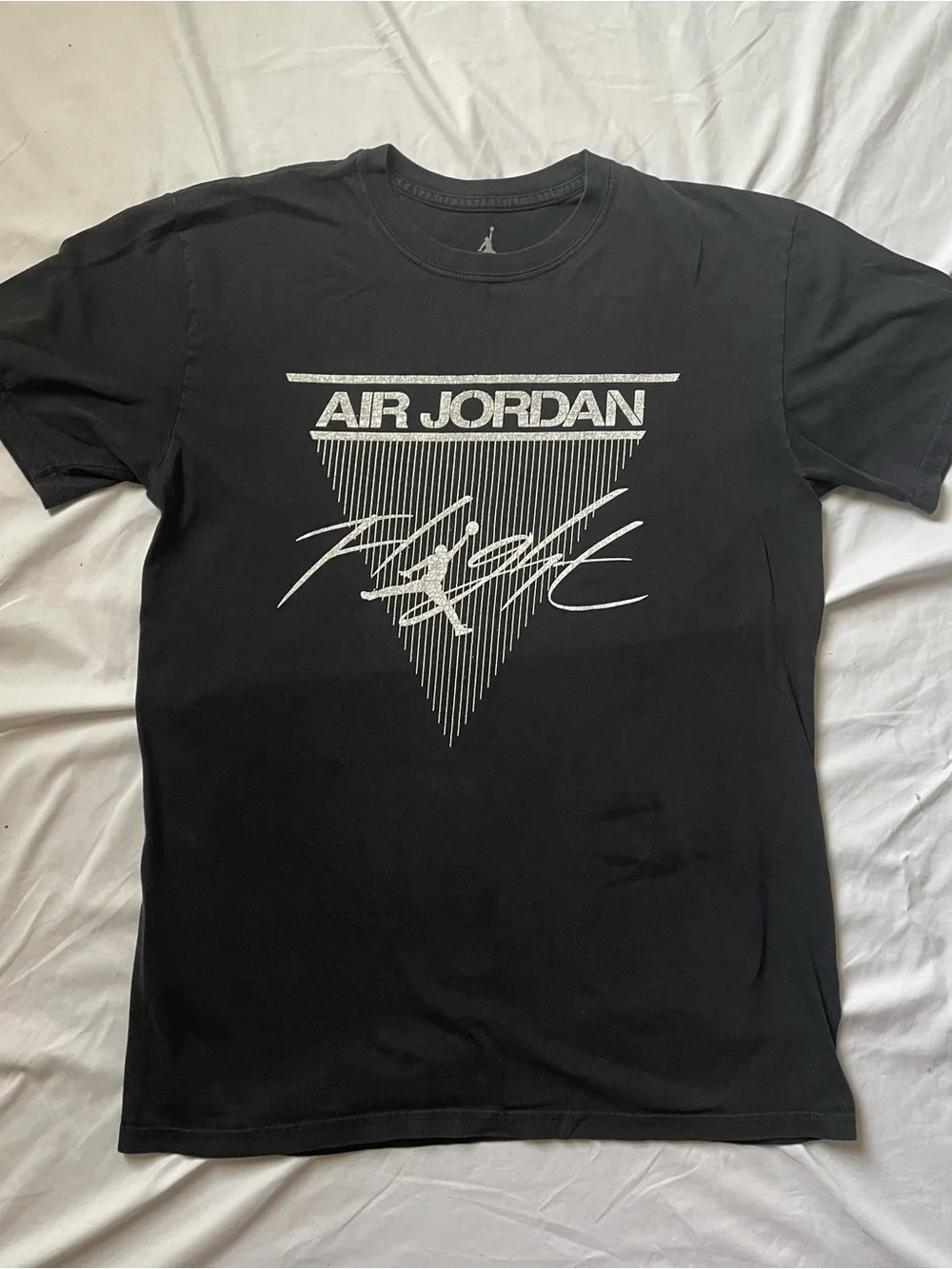Vintage 90’s Air Jordan Men's Black Graphic T-Shirt